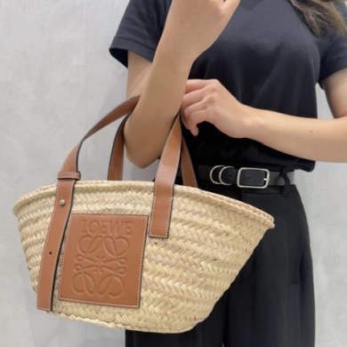 エルメス、カルティエ、ロエベなど…ヴィンテージアイテム揃ってます♪