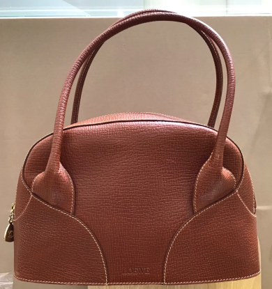 【ヴィンテージ】LOEWEバッグをご紹介!