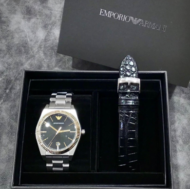 【EMPORIO ARMANI】気分やコーデに合わせて付け替え可能なベルトセット腕時計☆