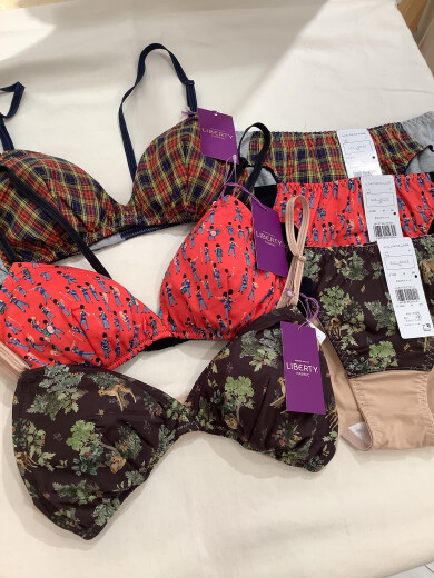 💂♀️三角ノンワイヤー LIBERTY柄💂♀️