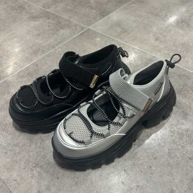 厚底スニーカー🖤